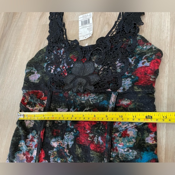 NWT- FREE PEOPLE Floral Tight Fit Dress with Lace Bodice & Straps. Size XS - Picture 9 of 12
